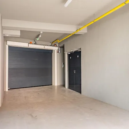 Apartment Brand New #51 With Free Secure Parking In The Center