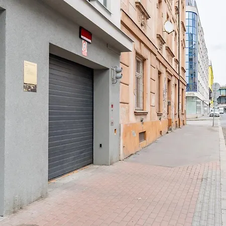 Brand New #51 With Free Secure Parking In The Center 프라하