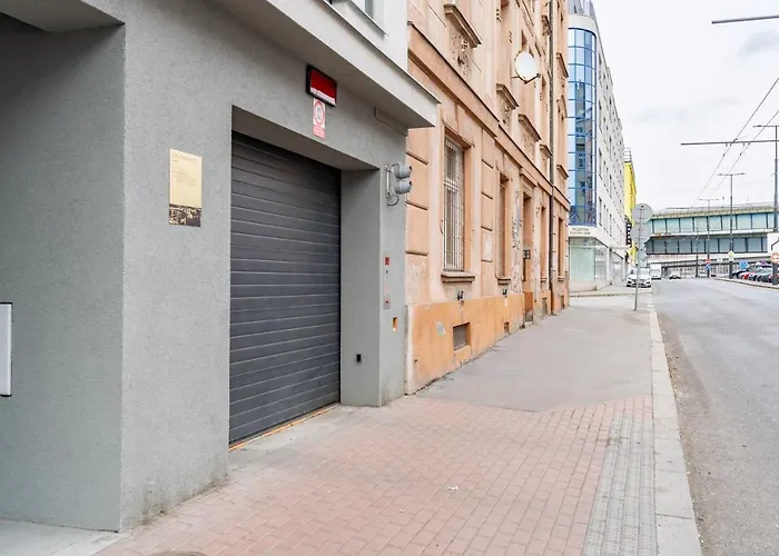 Brand New #51 With Free Secure Parking In The Center Prag