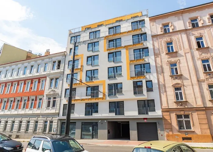 Brand New #51 With Free Secure Parking In The Center Prag